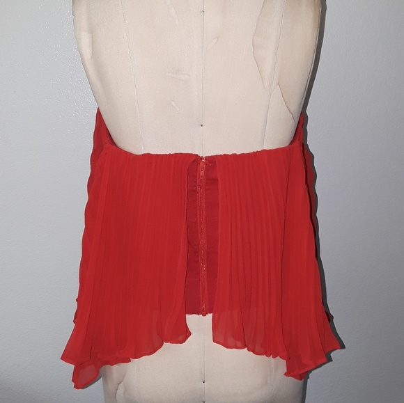 Guess off the shoulder top - Picture 5 of 6